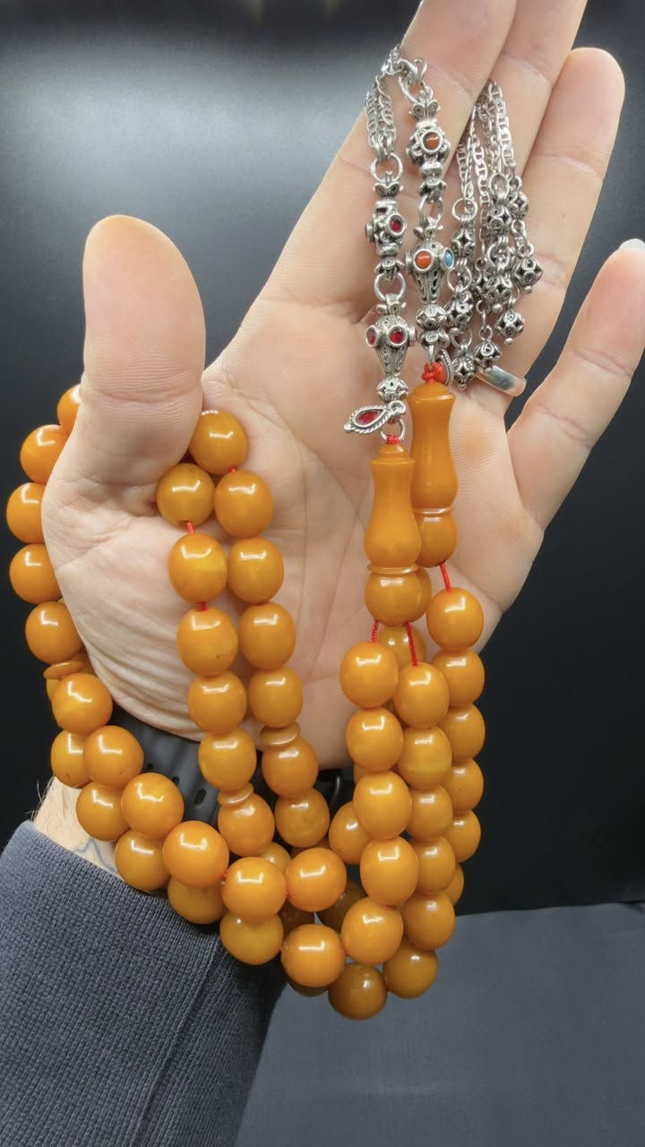 جوز مسكي الماني انتيك مغشى خراطة مصر 🇪🇬🇩🇪

وزن المسباح الصافي ٥٠ غ - مقاس ١٣،٥٠/١٢،٥٠ مل 

المسباحين مقفولين - والمبيع المسباحين مع بعض 

شرابات فضة عيار ٩٢٥ 

☎️ +96181822323


**إذا كنت صاحب هذا الإعلان وتريد حذفه لأي سبب، رجاءا أرسل رسالة إلى الدعم الفني**