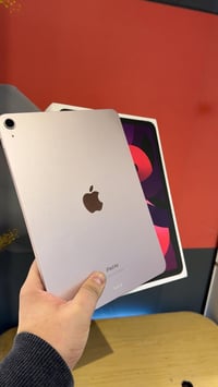 ايباد اير 5 المعالج m1 الذاكرة 256 البطارية 99‎%‎ الاتصال على  0773111...