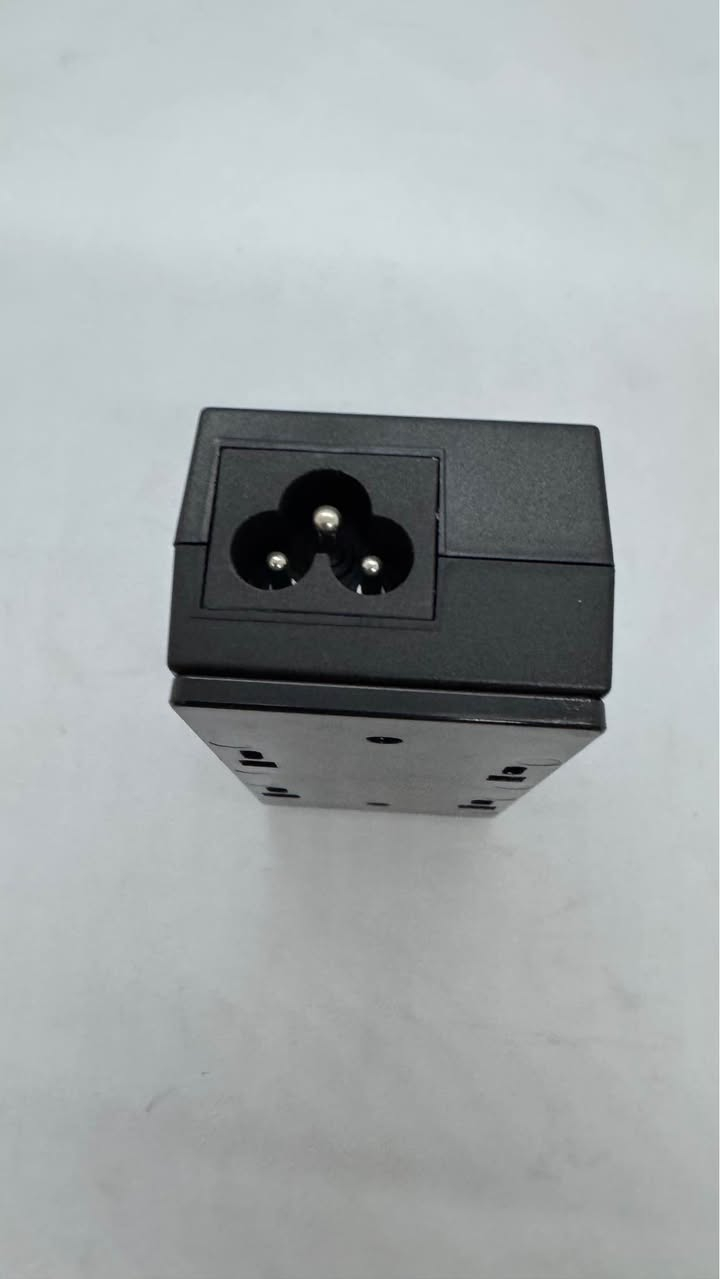 Ubiquiti Power over Ethernet (PoE)

محول طاقة عبر الإيثرنت (PoE Injector) من شركة Ubiquiti Networks. يُستخدم هذا الجهاز لتزويد أجهزة الشبكة (مثل نقاط الوصول اللاسلكية أو الكاميرات) بالطاقة والبيانات عبر كابل إيثرنت واحد. بغداد, العراق


**إذا كنت صاحب هذا الإعلان وتريد حذفه لأي سبب، رجاءا أرسل رسالة إلى الدعم الفني**