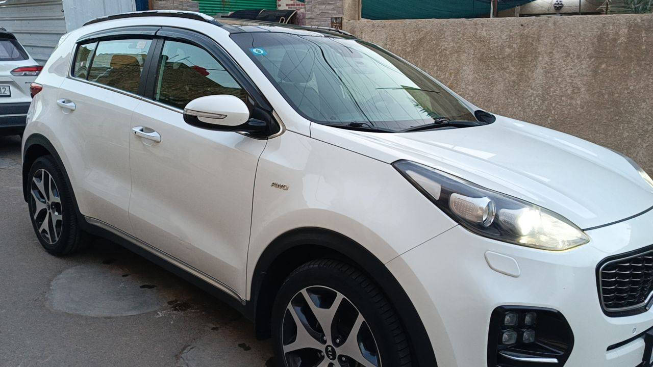 السلام عليكم ورحمة الله وبركاته
رمضان كريم على الجميع
سبورتج GT الايراني يعني كوري اصل الفول موديل 18 رقم بغداد مكفولة من الصبغ والتبديل والبارد فقط بيها شخط باب الصدر موضح بالصور والمحرك والگير بحالة جيدة  ترايك للبصرة امشي بيها 200 يعني ماكو تنقيص  عليها ادامة دورية وقبل يومين تم تبديل صدر امامي خلفي والسيارة مابيها اي نقص مع وجود كامرة ازدوم تحتوي اربع عدسات تصوير ماشية 176 ألف كم
معروضه 205$ وبيها مجال للشراي 
مكاني بغداد او ديوانية حسب ايام دوامي 
رقمي واتساب متوفر
***********
***********
والسوگ كلشي بي واني اريد ابيع وذاكرلك حتى السعر والله يوفقكم مايعجبك المنشور علق بالصلاة على محمد وال محمد وربي يسهل على الجميع 
🌹🌹🌹
