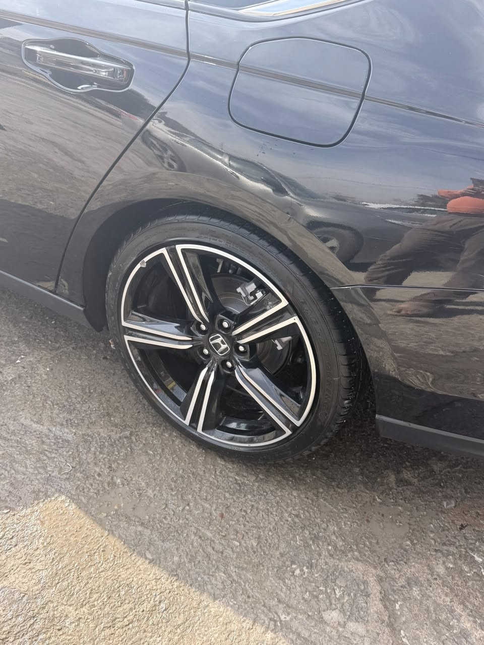 السلام عليكم للبيع او مراوس   حسب القناعه اكورد 24  السونار مرفق بالمنشور ورقم الشاصي  
السعر 175 ومجال بسيط حك الجيه
للاستفسار ***********
