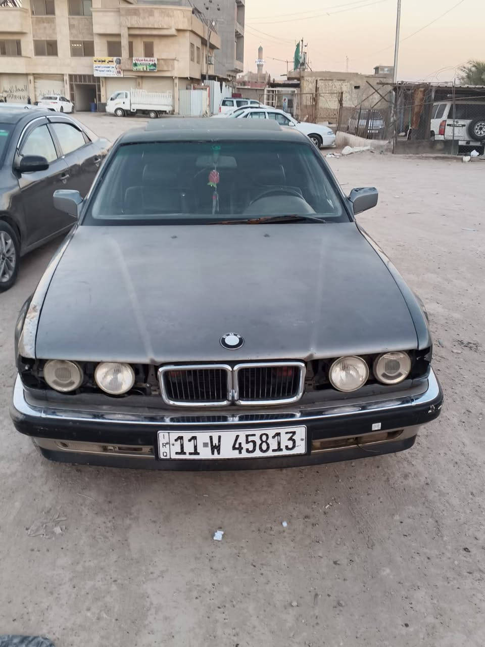 السلام عليكم للبيع بي ام 1992 رقم بغداد انكليزي حجم 730 مكينه 8 سلندر@ سياره جاهزه خير من الله مكان المحموديه رقم تلفون *********** السعر 35 او بيهه مجال
