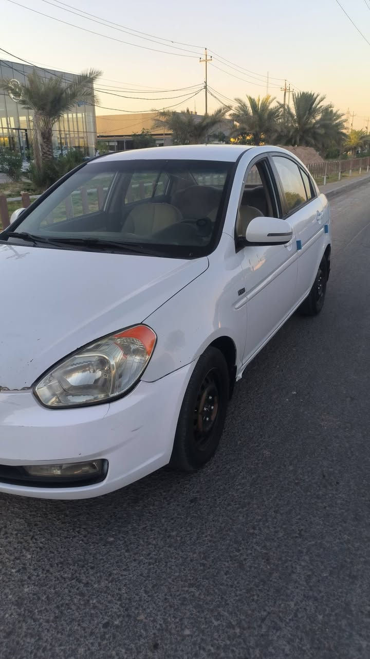 السلام عليكم
اكسنت مديل 2011 /.    1600
السياره بيهه 3قطع بدون داخل طخات بسيطه 
السعر 80 وبيهه مجال 
***********
