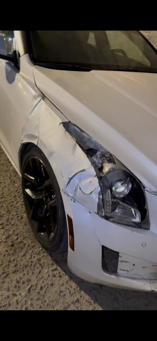 كاديلاك ats 2016 السياره السعر 115 وبيها مجال مكاني بصره للبيع او مراوس ***********
