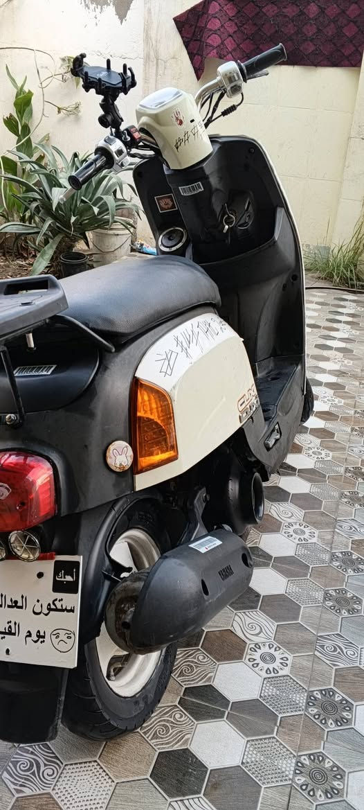 السلام عليكم دراجة ماكس بوليس للبيع موديل 2009 الدراجة حلوة مكينة ناعمة نكرة سلف بكل وكت نقصهة بس عرموطة مال هندر وطوافة بانزين السعر ٥٢٥ وبيهة مجال عنوان بعقوية التحرير شارع الحسينية *********** متوفر واتس واتصال وخاص
