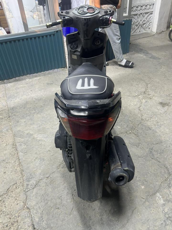 سكنس فحل مزوده دراجه شغاله شلعه معدل كامله.  كل نقص ماكو ابيع كوم حديد بيع مراوس قفل 400 كوم حديد مكاني الحريه ***********
