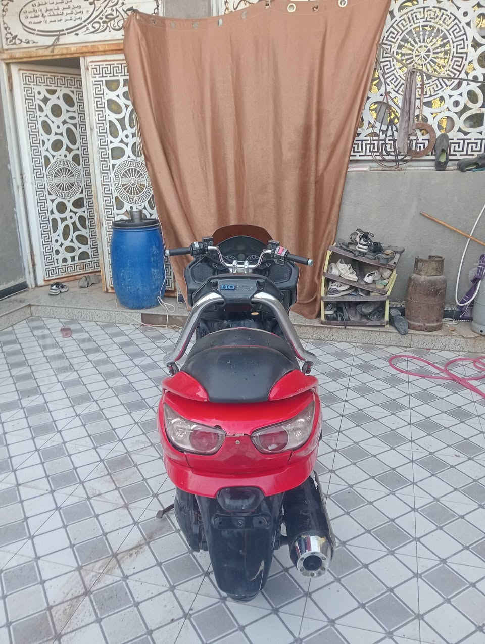 اسلام عليكم
فورزة صفر9

الدراجة خير من الله رون واحد ونص 

الدراجة نضيفة ونضف من الصورة 

سعرهة 600وبيهة مجال للشراي 

عنوان ناصرية حي الفداء 

رقمي ***********
