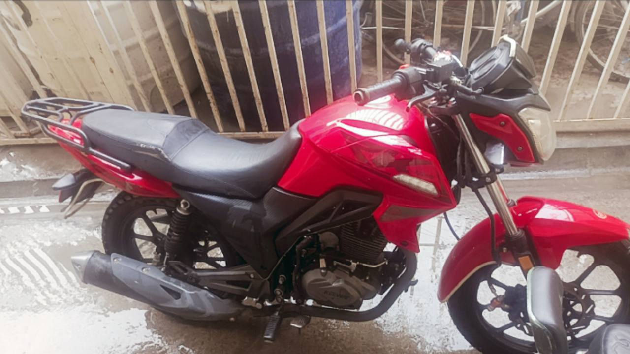 السلام عليكم
Rk. مديل 2022 حمره دم الغزال مرقمه (بغداد مو اربيل) الرقم العربي دراجه كمله مكتمله بيها اشياء بسيطات مثل تايرها الخلفي يرادله تبديل اشاره خلفيه كلوب يراد واشاره اماميه طاكه جامتها الناصي محترك يراد هم كلوب وبقيت للكهربائيات ودراجه شلع كامله مابيها اي شي ابد مكاني بغداد الكراده تواصل (***********) مازنجر ماعندي تواصلكم واتس او اتصال ❤️.
