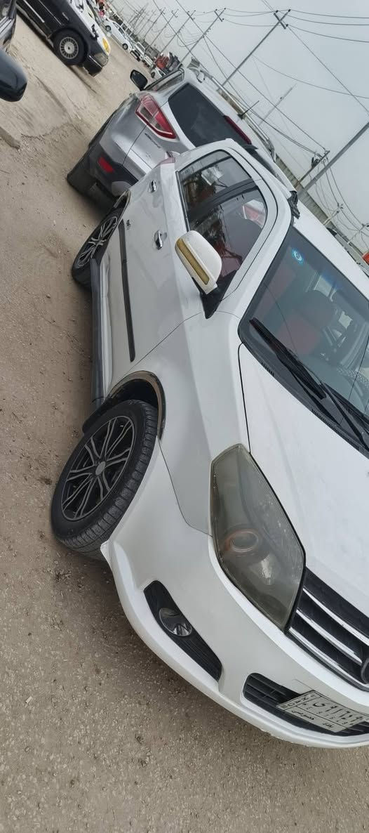 سيارة جيلي كروز رقم بغداد موديل 2013 كفاله عامه مكينه وكير جديدات دواخل حلوه وجديده سنويه لل 2029 راعيه بانجف مداور ثاني يوم تبريد تدفئه كهربائيات كله شغاله للاستفسار ***********
