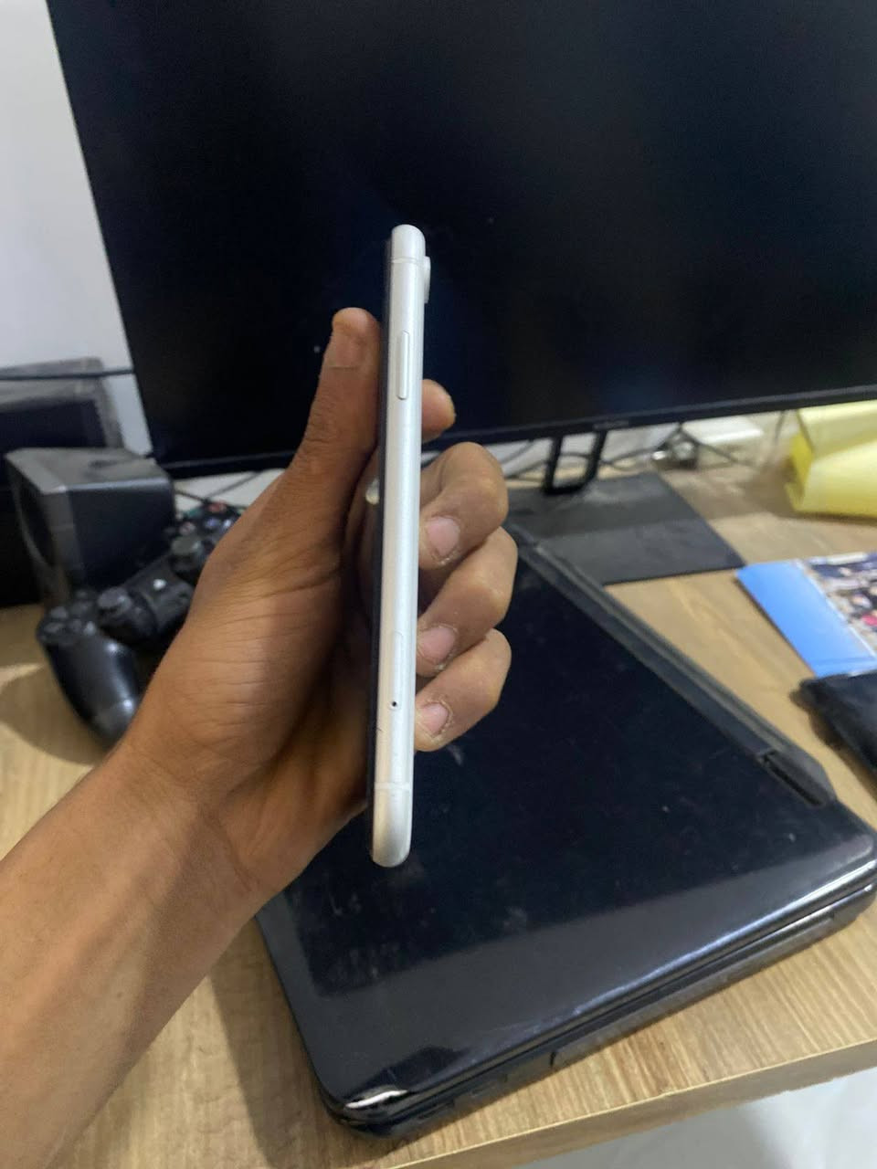 سلام عليكم اكس ار شخط مابي ذاكره 128بطاريه شرط علامه صح من شركت ابل بطاريه96سعر200وبي مجال بصيط حك الجيه عنوان فلوجه حي الشرطه قرب جامع الويسي لل تواصل***********فقط واتس بي
