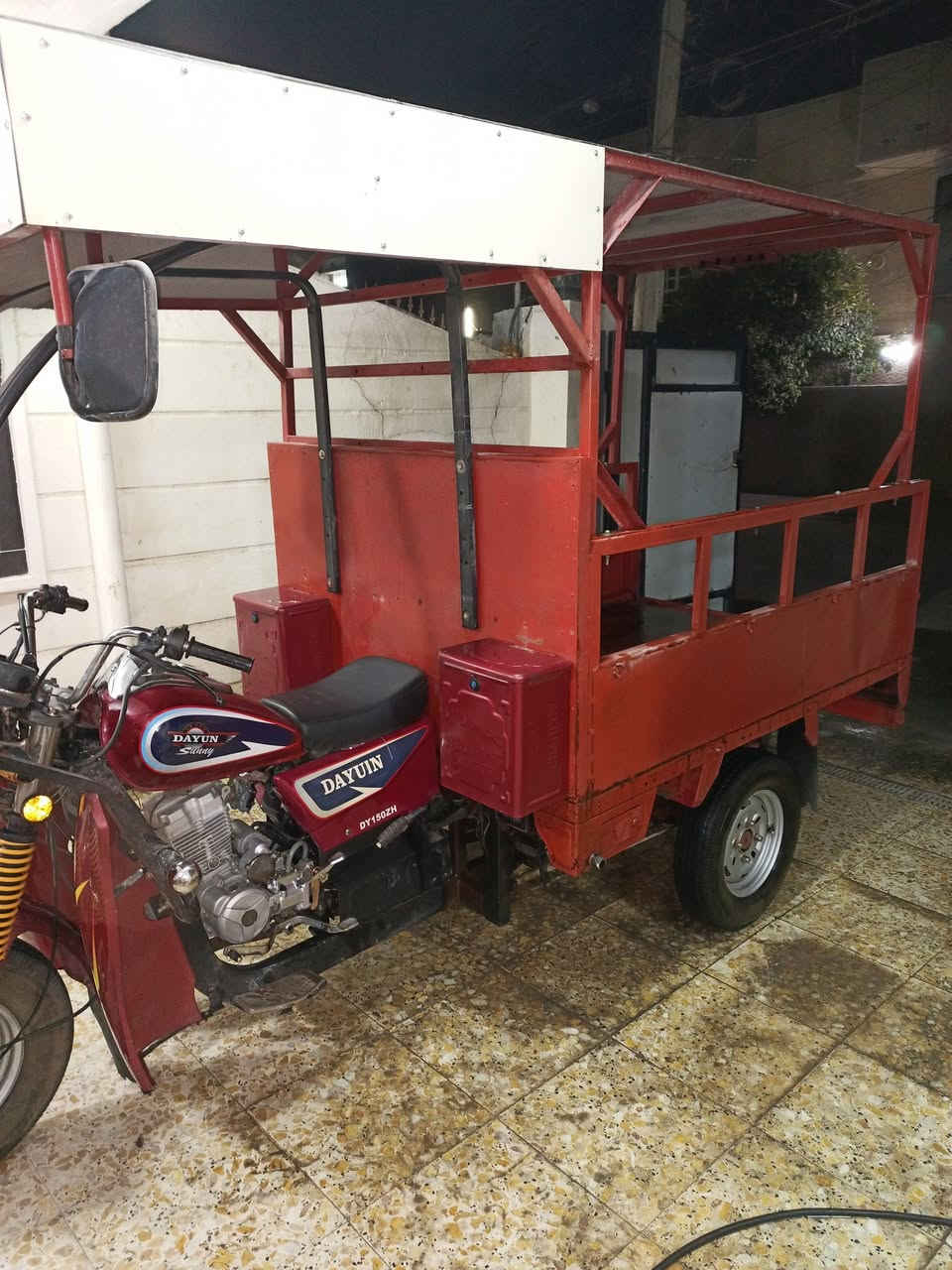 السلام عليكم ستوته دايوان موديل 20 أوراق كامله مدفوع گمرگها من شركه المصطفى نضيفه  جدا السعر 1700 موبايل ***********
