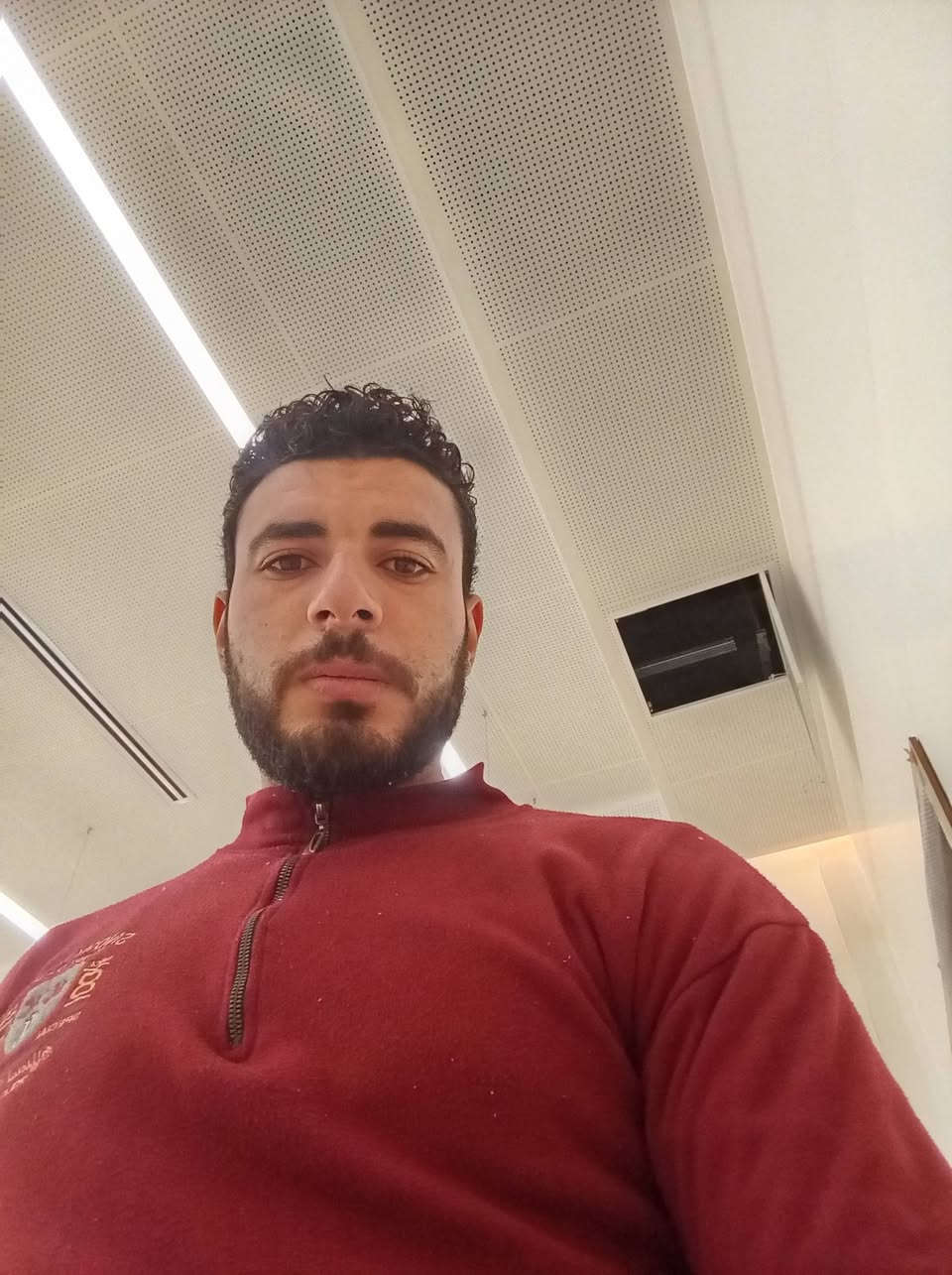 اللهم ماصلي على محمد وآل محمد
تحاتي ***********
