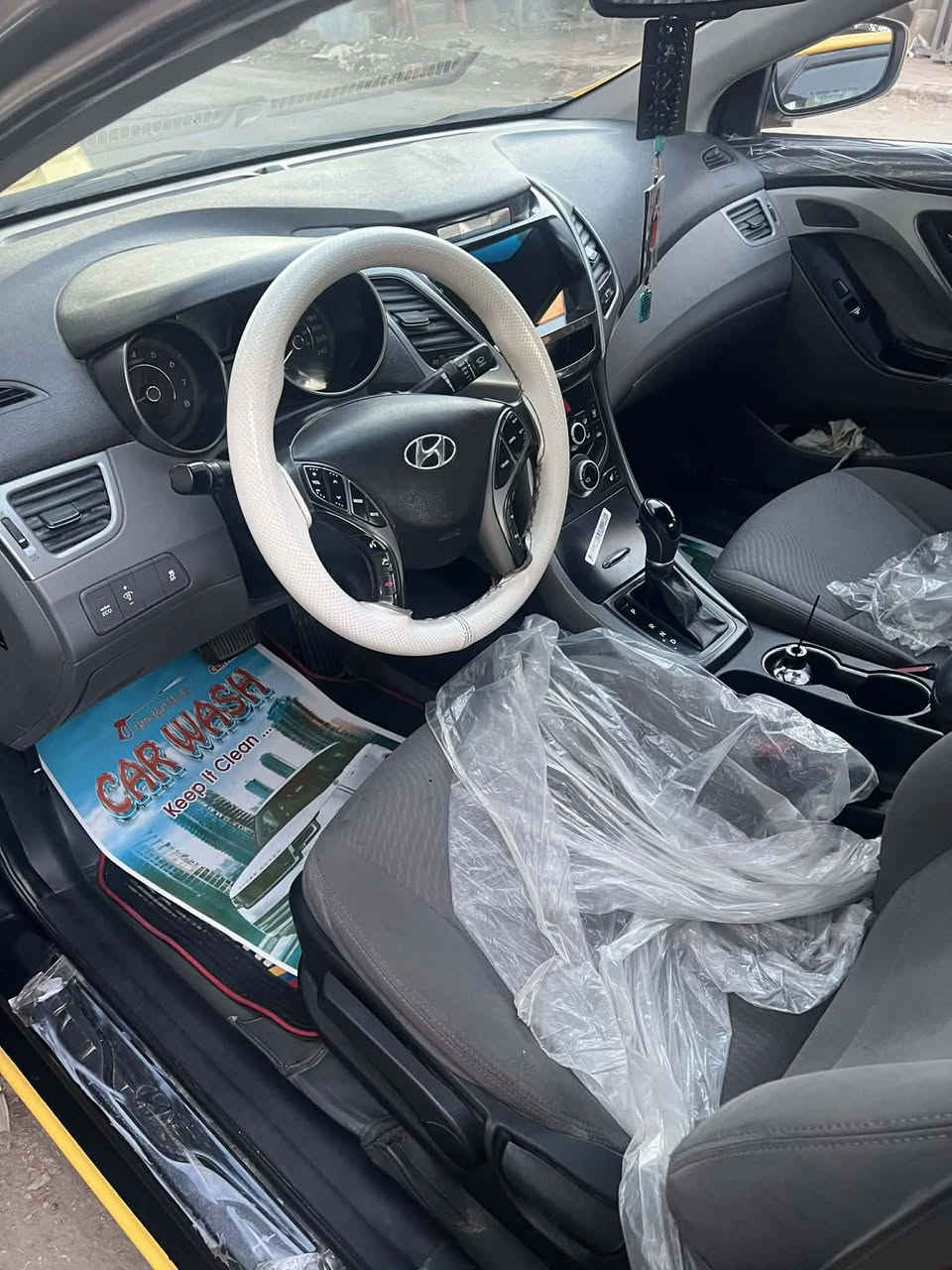 سلام عليكم الانتر مديل 15مسجله 14دخم تاير صدر جديد محرك جديد لا كص ولا شاصي  تبريد ثلج دوشمه  سياره حلوه مكان السياره بغداد مدينه الصدر السعر106/رقم ***********
