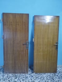 ابواب خشب • نظيفة جداً • ١٨٦×٩٠