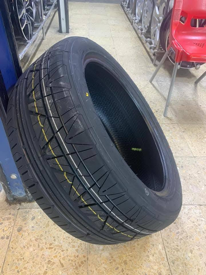 السلام عليكم 
وصلت تايرات نيتو 
275 40 20 
انتاجه نهايه 25 
نقشته رياضيه 
طسته التاير كلش ناعمه
 اي شخص يشد التاير طسته كلش تختلف حيل تنعم وعن تجربه 
ينشد جارجر وجالنجر و موستانك 
احمد ورمزي مجمع المشن 
احمد ورمزي شارع فلسطين 
***********

احمد ورمزي
