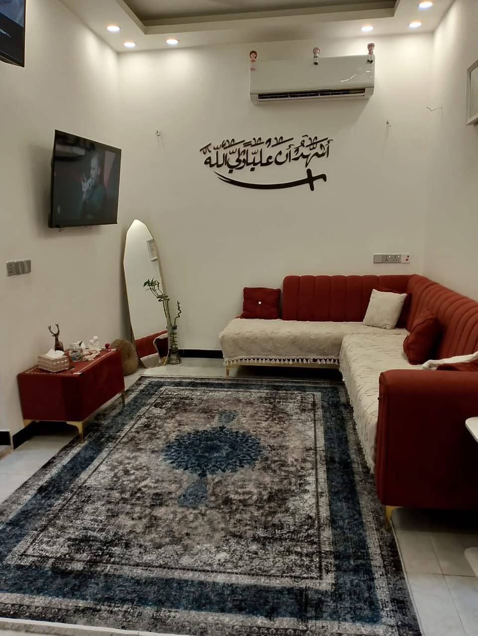 السلام عليكم.  بيت لبيع كربلاء  البوبيات شارع الودي قرب جامع القاضي  100متر طابق واحد ودرج  خارجي   كامل خدمات تبليط عرض شارع 7متر بيت صاير ع شارعين سند 25  بيت جديد  . سعر 150مليون.  بي مجال  للستفسار ***********
