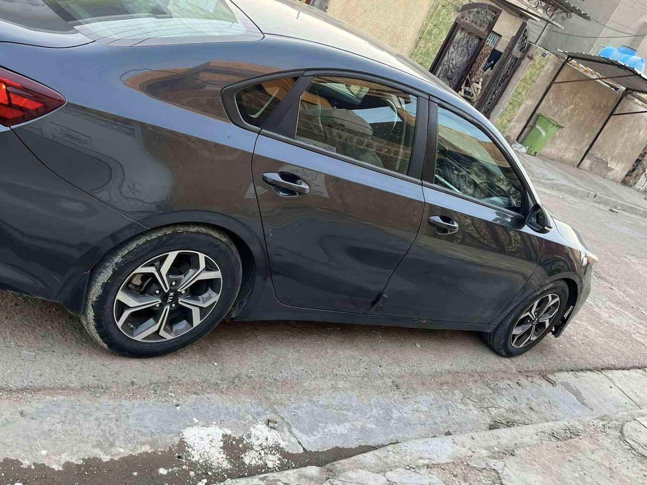 كيا فورتي موديل 2021 محرك 2000 دوش كير cvt  ماشيه 84 مايل  سياره كل نقص مابيه مال بيت 
مكاني الدوره ابو دشير السعر 137 بيها مجال    سياره بسمي  تصل ***********
