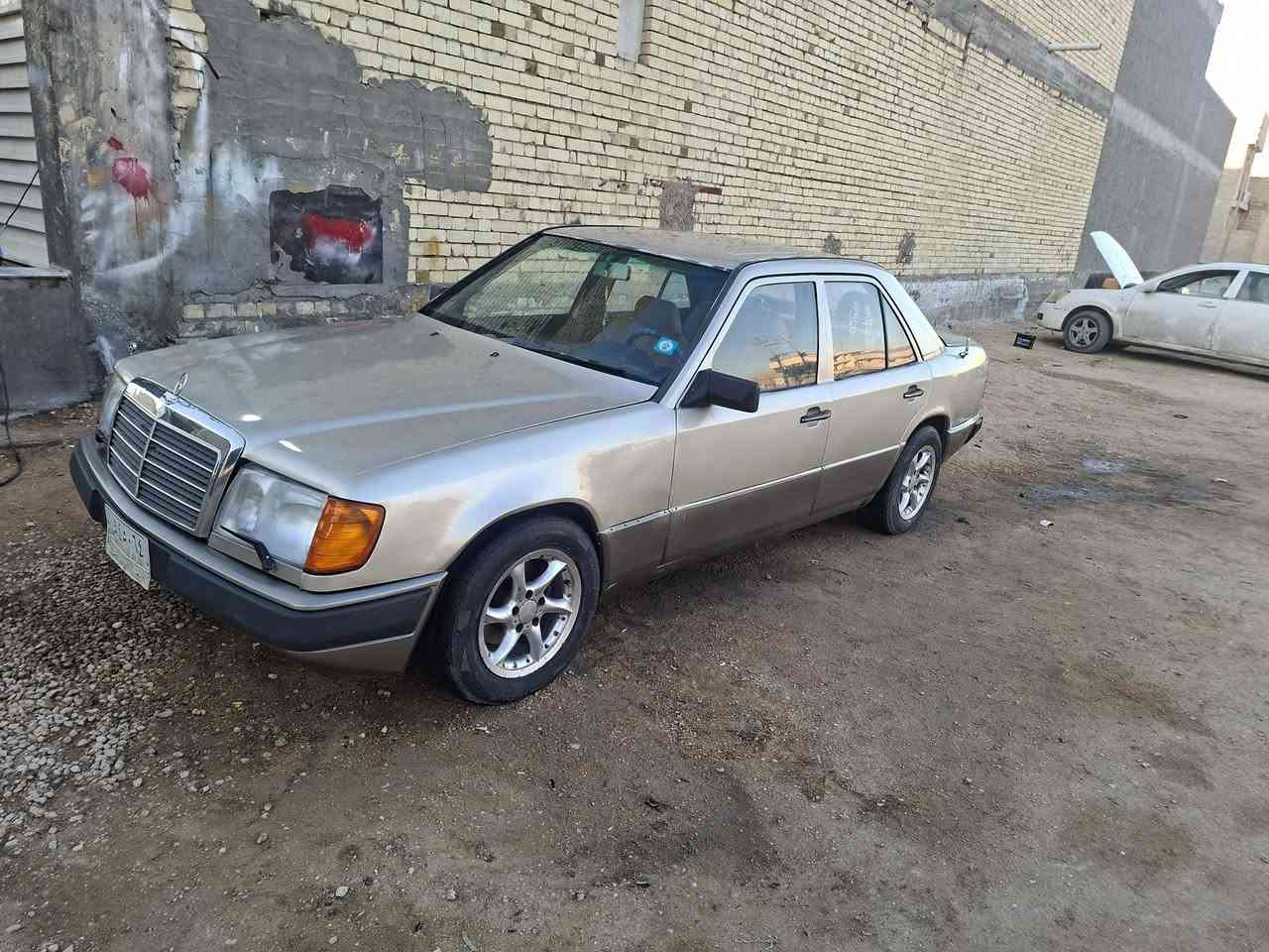 مارسيدس دب مديل ١٩٨٧ رقم بغداد الماني سنويه ٢٠٢٨ محور كير ومحرك بطه جاهزه سعرها ٣٨ وبيها مجال مكانها كربلاء حي النصر ***********
