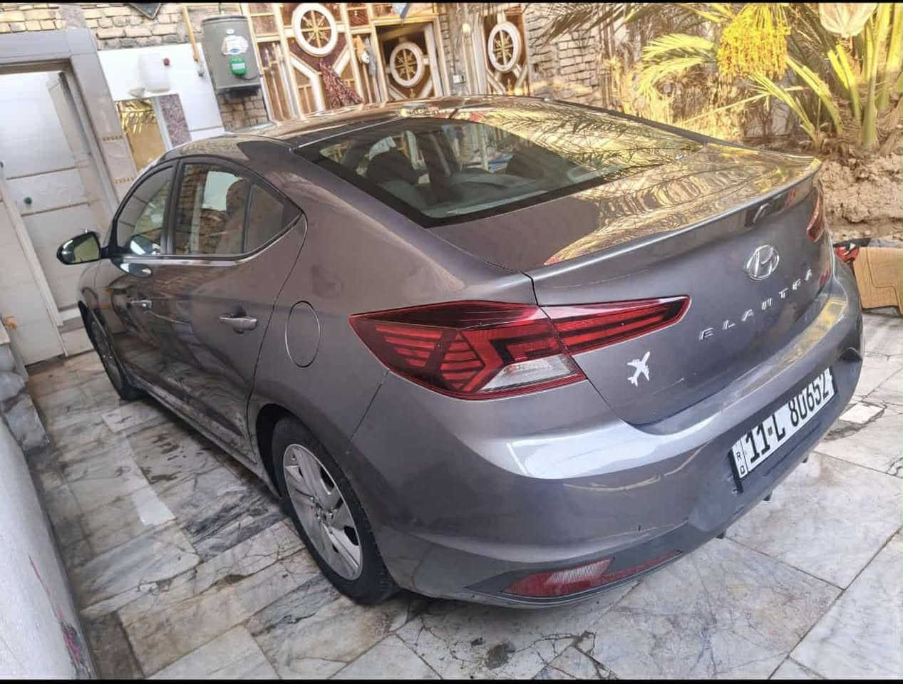 س ع النترا 2019 امريكي السيارة جاهزة من كلشي حادثها بس بنيد وصور الحادث موجودة كير ومكينه كفاله تخم تاير جديد حداديه جديد عدسات زرع جديده السيارة باسمي مكاني العمارة رايدها ب133 بيها مجال بسيط 
للتواصل *********** عمارة, ميسان
