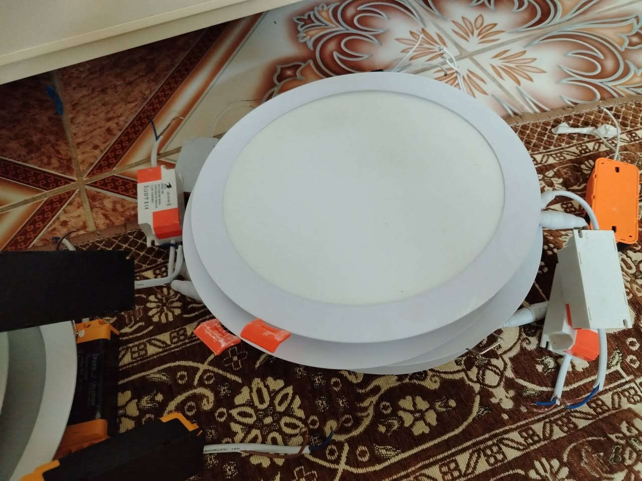 كلوبات سقف ثانوي شغلات  الي يفيده يراسلني واتساب ويدلل *********** مكاني كركوك تازة
