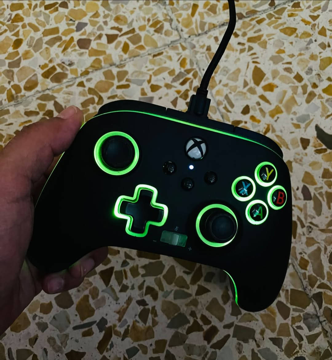 Xbox One s 
نظافة 💯 مامفتوح شرط ستيگر بعده
هارد 1T
مع حساب بي العاب مملوكه 
Cyberpunk

Fc 25

pes

AWAY Out 

Grand Theft Auto five 

Pool bltz

DESTINY 2
ملحقاته جويستك 1 و كيبل بور 

***********
