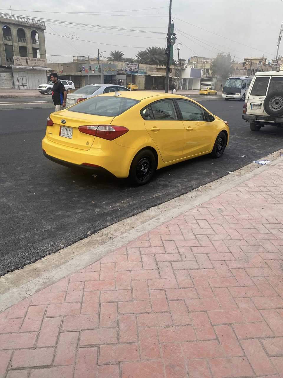 السلام عليكم كيا فورتي موديل ٢٠١٦ وارد امريكي حادثهى جاملغ وباب صفحة سايق بدون دواخل مكينه دوش سياره خير من الله  وجاهزه السعر ١١٥ وبيهى مجال مكان بغداد العبيدي .***********
