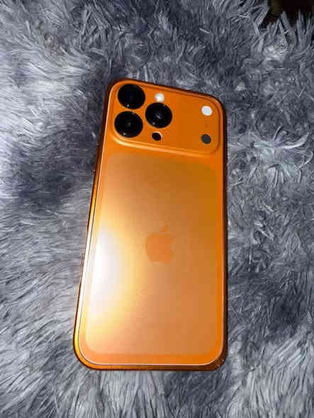 سلام عليكم آيفون 16 برو ماكس  
لبيع. نضيف كلش بطاريه 98
دورات الشحن 230 
دبل سيم كارت. ذاكره
256  
سعر 11 ورقه 
وهذا رقمي 
***********
