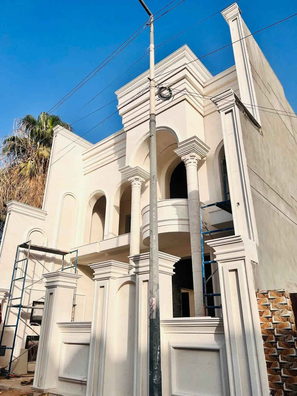 كادر لتغليف كافه انواع الواجهيات بلمرمر وحجر طريقه العمل لحيم ميكانيكي وانواع الديكورات ونقشات وبسعار مناسبة الاتصال او الاستفسار ***********
