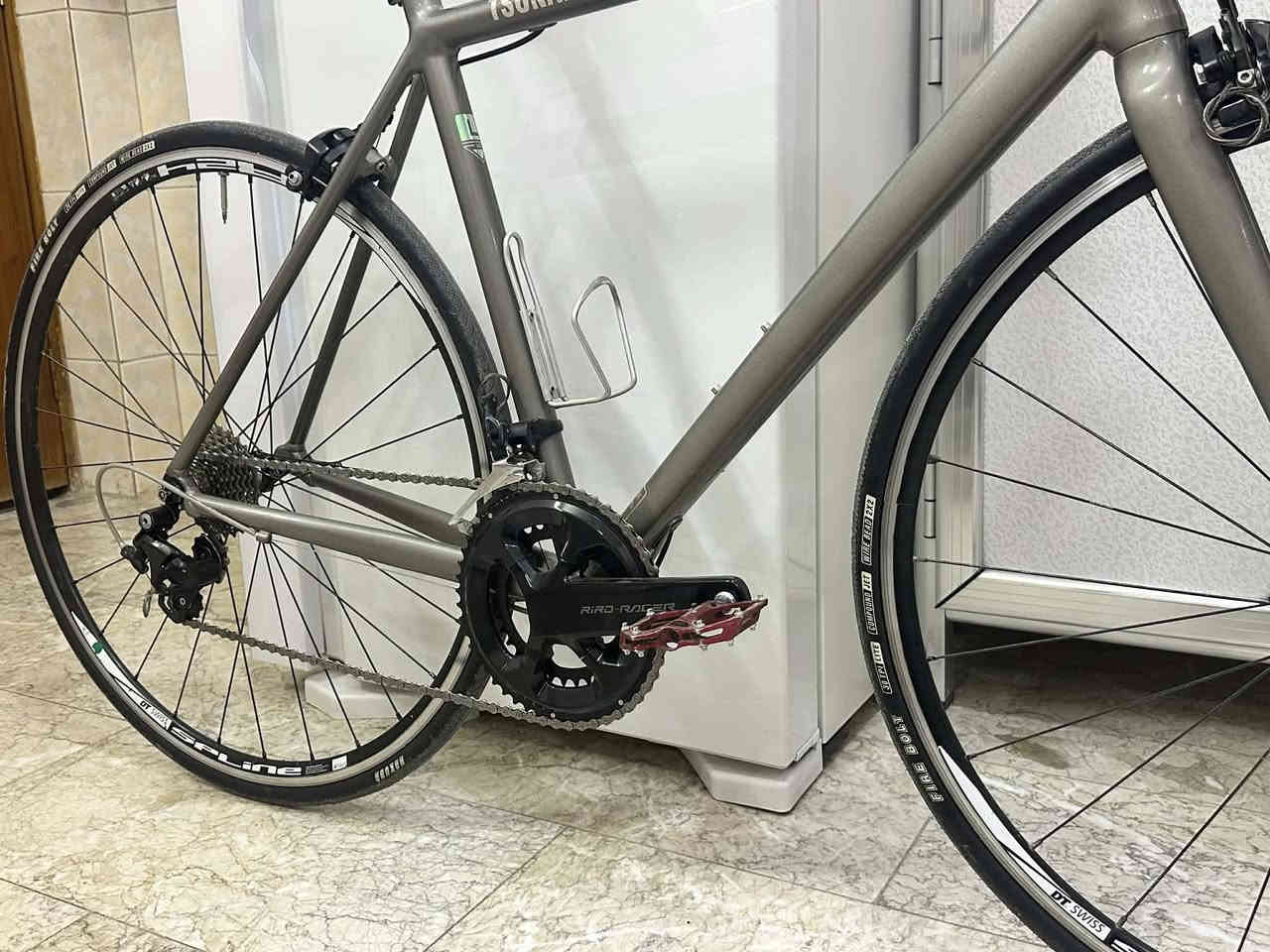 لسلام عليكم متاح للبيع 

دراجة TSUNAMI R1 تسونامي 
الدراجة جديدة بالكارتون على ايدي وكارتونتهه وياهه موديل 2024 
فريم قياس L
لحيم صب وايرات دفن بالكامل 
بوري كاربون سرج كاربون ستيرن متصل كاربون
سستم الدراجه شيمانو 105 r5800 
صينية دفن جديدة اربع براغي 
وياله داتا سويس Dt swiss تايرات جدد 

مكان نجف 
سعر 725 الف متوفر توصيل جميع محافظات العراق 
***********
