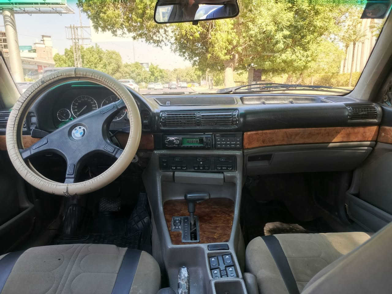 سلام عليكم بيئم 735 موديل 1992 محرك 6 رقم بغداد تحويل مباشر سيارة   كير محرك حدادية كهربائيات كلة شغال لايتات عالي ناصي اشاير غرفة سيارة نضيفة كير محرك بلاديات جدد عندي نقص فقط التبريد ومنظومة مالتة كاملة سعر 33 مكاني بغداد ***********
