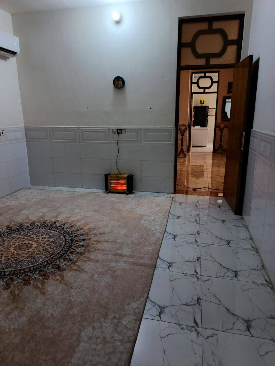 علق بكلمة ( تم ) على المنشور بالصفحة الرئيسية  لكي يصلك السعر 
لتصلك المزيد من العروض يرجى متابعة الصفحة👆👆

دار للبيع في الخاجية مساحة 216م
بناء سنة 2021
شارع 8م

طابق واحد :
يتكون من غرفتين نوم وهول ومطبخ واستقبال وصحيات داخلية وخارجية
وبيتونة وصحيات
مع حديقة خارجية وكراج للسيارة

📍📍  للاستفسار اكثر يرجى الاتصال على ارقام المكتب
            او التواصل عالخاص
         ☎️   ***********
         ☎️   *********** 

🌍  عنوان المكتب // كوت الخاجية شارع ٤٠
       مقابل العزاوي للاجهزة الكهربائية
       مجاور صبحي ابو الفلافل 

📍📍 نستقبل كافة عروض البيع والشراء للدور والاراضي السكنية.
