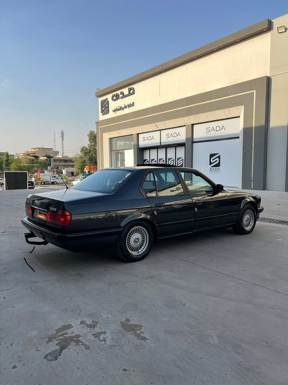للبيع 

BMW-V8-740 -1992
اصل وفصل

كفاله من الضربه والخياس 
فقط صبغ عام جمالية
صبغ درجة اولى 

صفحات السياره شرط موس واحلا من الصور 

السياره لمتد بلاد تريشه سوده

لون اسود فول مواصفات 

1-بجم عريض 
2- سلايت طكتين شغال
3-دبل كمبيوتر وشغال
4- دبل ايرباك
5- دبل جكمجه 
6- مقاعد جلد اصلي كارتير  تحكم كهرباء +تكوات كهرباء
7-صاج ملكي 
8- تبريد قطعتين  
9-اربعه جام اوتو 
10- نظام ASC اكسل قفل وفتح 
11-نظام ABS
12- تلفون 
13- خمسه ويل كب شعاع اصلي حتى السبير
14- برده خلفيه +جانبيات
15-بجم هوائيات يجي عل اربعين بلادي مو عمل
16- سنترلوك شغال جامات تصعد وسلايت ينسد بالسويج 
17-مثبت سرعة
18-دركه صقر +تحكمات   

صدر امامي100/100
صدر خلفي100/100

تايرات جديد 

لايتات جديد وكله شغال موضح بالصور 
بك لايت شكل1994

محرك شرط رقم واحد
 
كير تمساح المرغوب وشرط رقم واحد

تبريد شرط ثلج

مروحة كهرباء حماوه ثابته نص تبريد بدون تبريد

رون السياره ناصي بالمعدل يعني صرفيات بانزين كلش قليله 

تراي السياره شرط زيرو 

السياره بدون اي نقوصات
كامله من جميع النواحي

السياره بدون اي جطل 

اسعافات +كتلوك الشركه موجود

 السياره بأسمي شرط التحويل 

رقم نينوى مسطره الجديد
مشروع وطني تتحول بجميع المحافظات  

هزه+فحص جديد
سنويه2031 

المكان نينوى 
 
السعر (85) وبيها مجال خابر وتدلل

***********

***********
