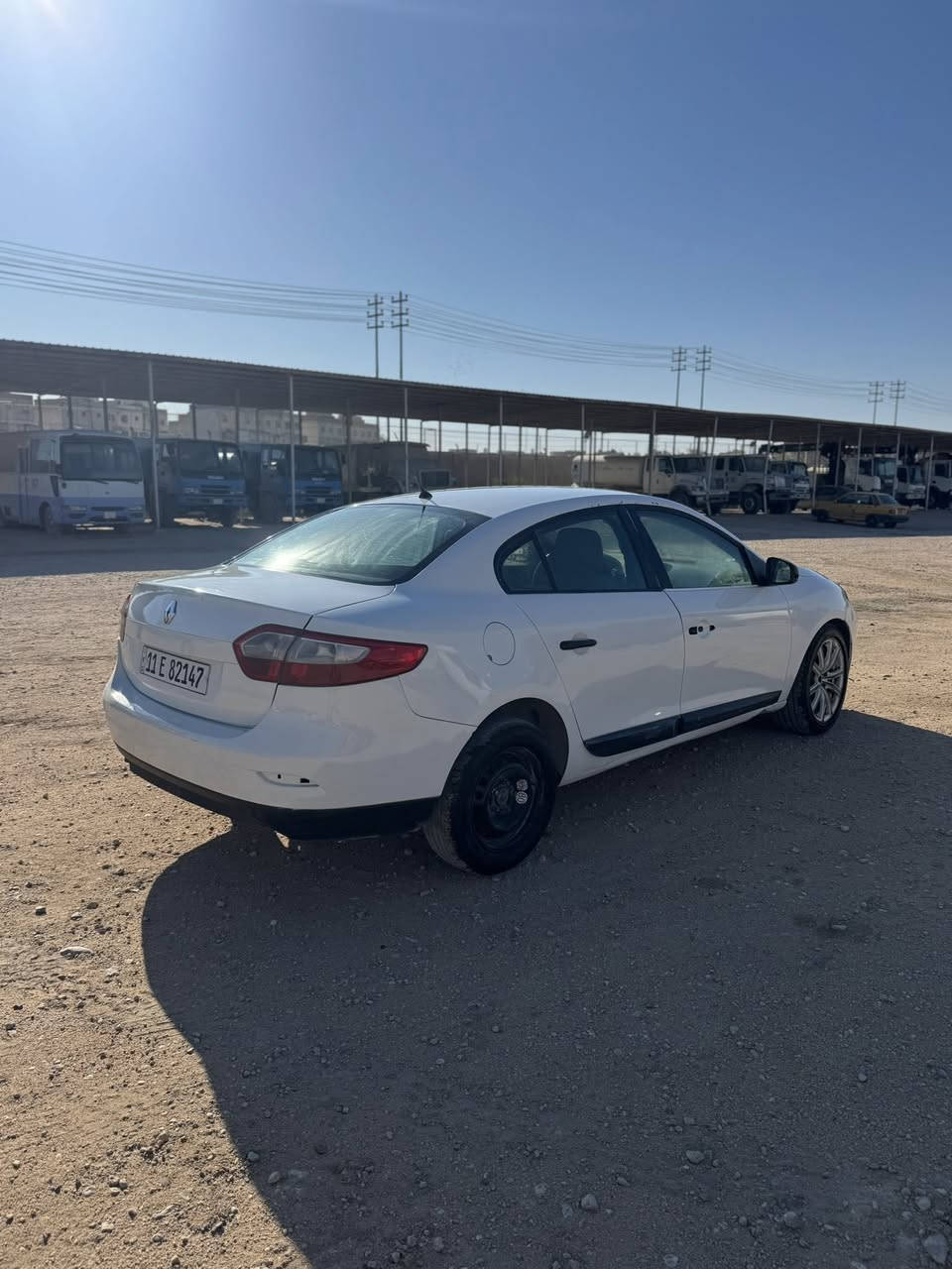 سلام عليكم رينو فلورنس ٢٠١٣رقم بغداد بسمي السعر٦٠ورقه بيه مجال قليل ***********
