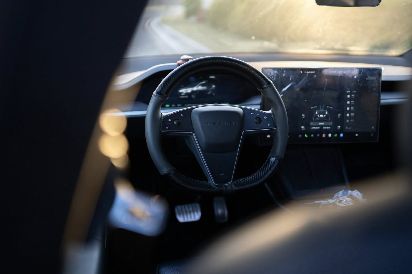 للبيع تيسلا 2023
موديل x  
اعلى صنف 5 مقاعد
 Tesla X Plaid
1020 حصان اعلى صنف
تقطع مسافة بالشحنة الواحدة اكثر من 600km
غرفة لون  بلاك مميزة جدا 
ويل قياس 22 انج
سقف كامل بانوراما
نظام صوتي 22 سماعه 1000 وات خيالي
معالج AMD قوي جدا بشغل GTA V واي لعبه من Steam على شاشات السياره
كاميرات 360 درجة 
اخر اصدار من كراسي التيسلا
 نظام التعليق هيدروليك Raven
شاشة خلفية كامل التحكم 
شاحن لاسلكي عدد 4 2 امامي و 2 خلفي 
لايتات اماميه ليد ادابتف 
كراسي حامي بارد امامي خلفي 
نظام الاوتوبايلوت 3.0 FSD السائق الآلي 
أبواب كهربائية امامية وخلفية مع خاصية الفتح التلقائي 
تحكم كامل بالسيارة عن طريق التلفون
فول مواصفات. 1/1 
3 ماطور

موقع بغداد
ورقمها بغداد

☎️ ***********
