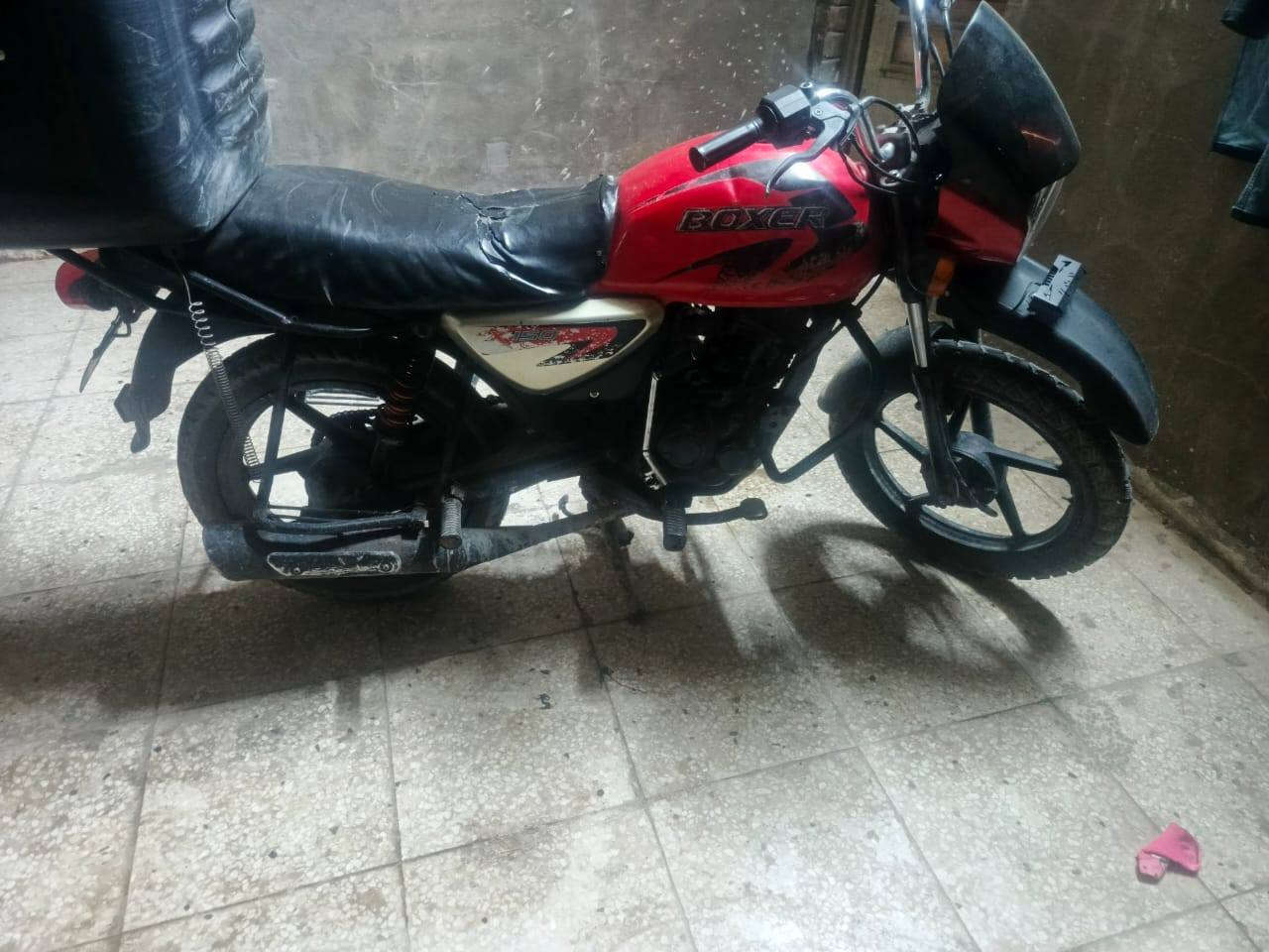 سلام عليكم دراجه بوكسر شغله كله موديل ٢٠٢٠ مكينه تجفيت جديد خير من يم الله ***********
