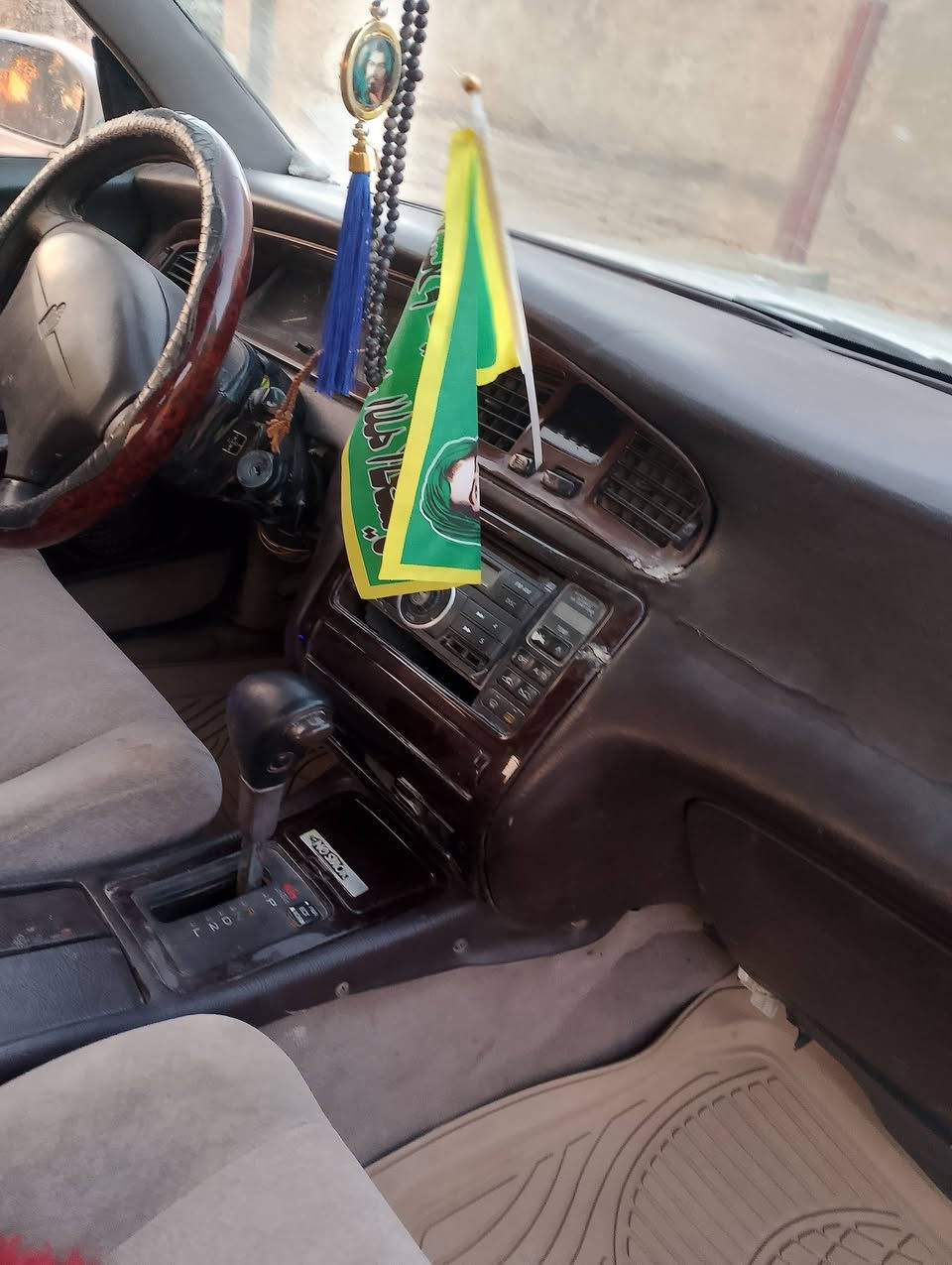 السلام عليكم سياره للبيع تيوتا كراون بطه منفصل مكينه اثنين ونص رقم بصره بأسمي تحويل ثاني يوم سياره مكفوله من الگص والنقل الجثه والعيب الشرعي تخم تايرات جديد ولايتات جدد كهربائيات كلهه شغاله من الطول لطول حداديه جديده السعر 58وبيهه مجال حق الجيه مكاني ذي قار ناصريه سيددخيل الرقم اللاتصال ***********
