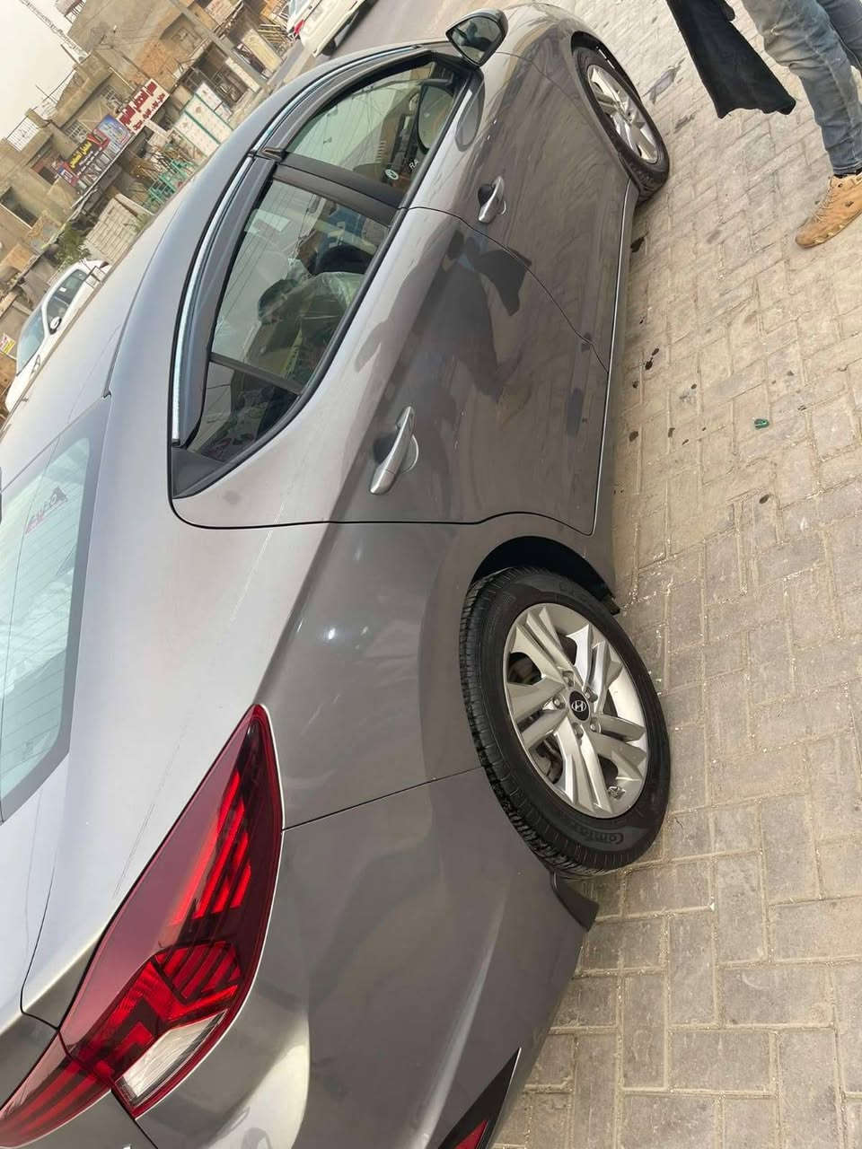 سلام عليكم هونداي النتره للبيع 

موديل 2020 امريكي 

حساسات 

محرك 2000دوش 

صدر ومحرك بلاد عل شركه 

تخم تاير جديد وباتري جديد 

حادث موضح بل صور  
 
السياره نضيفه ماشيه 50 الف 

 السياره باسمي 

رقم انكليزي.  بغداد 
 
السعر 13,500$ 
وبيهه مجال 

العنوان بغداد حي الجهاد الضباط 
او حي الجامعه 

للاستفسار ***********
