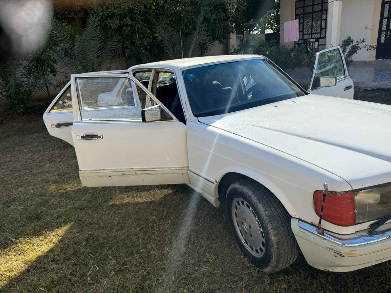 سلام عليكم سياره مارسدس رئسي للبيع موديل 86 بغداد بأسمي مكاني بعقوبه ديالى سعر 33 وبيها مجال هذا رقمي ***********
