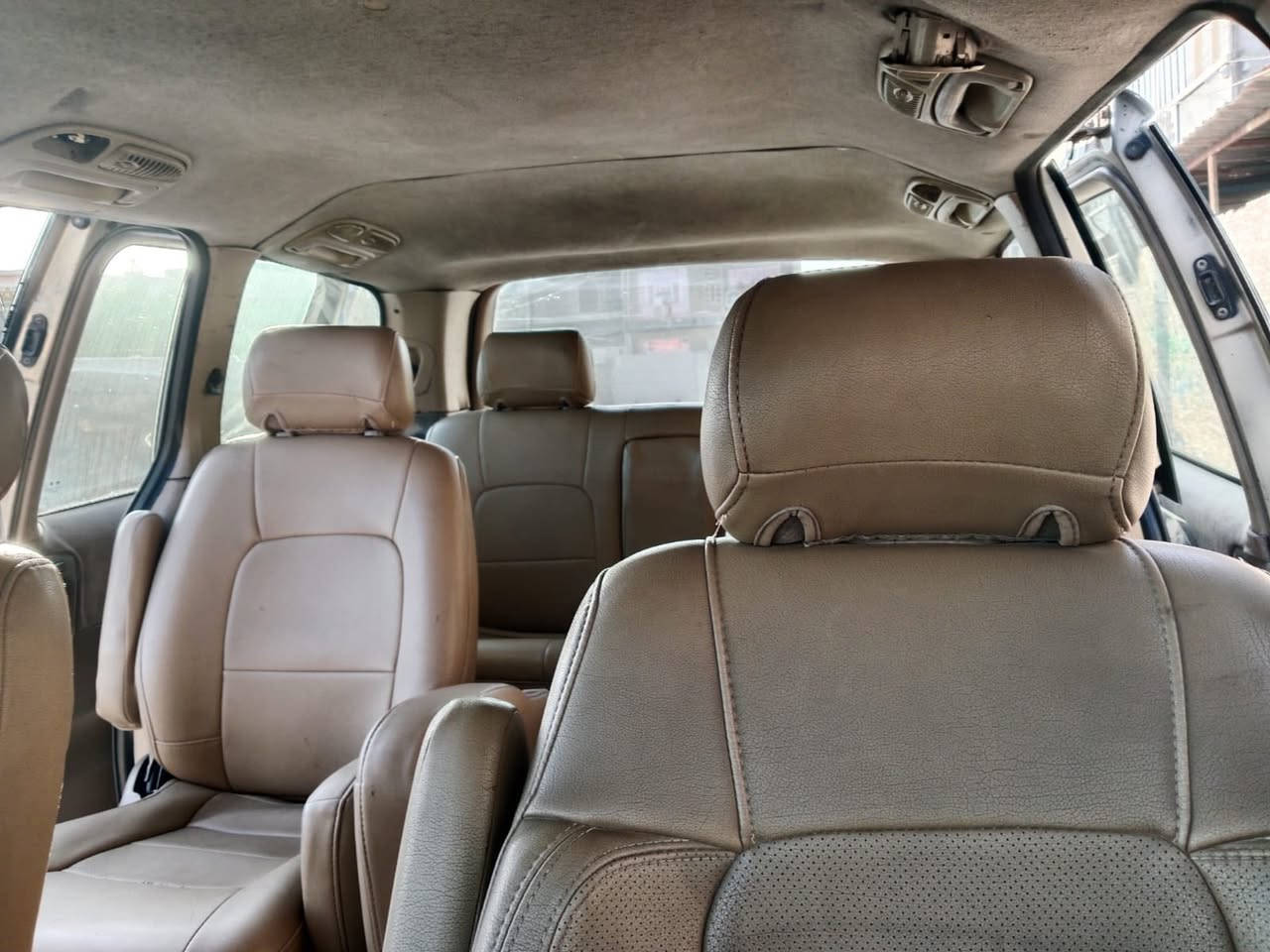 سياره للبيع
موديل ٩٩ محدثه ٢٠٠٥
محرك ٣٠٠٠
كير ومحرك كفاله 
رقم جديد نكليزي تحويل ثاني يوم
بيها بس جاملغ يسره مبدل  وتبريد بس غاز
سعر ٦٠ وبيها مجال  متواجد ع فيس 
***********
