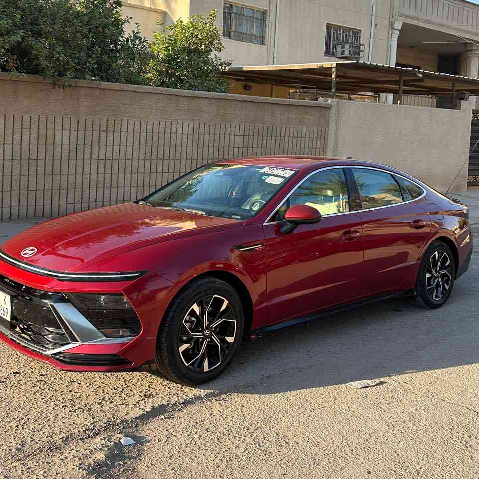 مراوس بكورلا حديث فقط ‼️
سوناتا 2024
نص فول  مواصفات 
رادار امامي وجانبي وحساسات 
نقاط عمياء 
شاشة عدادات دجتل كبيره متصله
تحكم كشن سائق كهرباء ست وضعيات 
تدفئة المقاعد الامامية 
شفتات ستيرن 
شاحن لاسلكي 
بصمتين وتشغيل عن بعد  
عداد المسافة 18 ml 
الحادث قطعة وحده
السعر 195 وبيها مجال للشراي يتصل على الرقم 
مكاني بغداد 
***********
