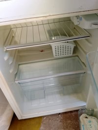 ثلاجه • نظيفه • الاسكان