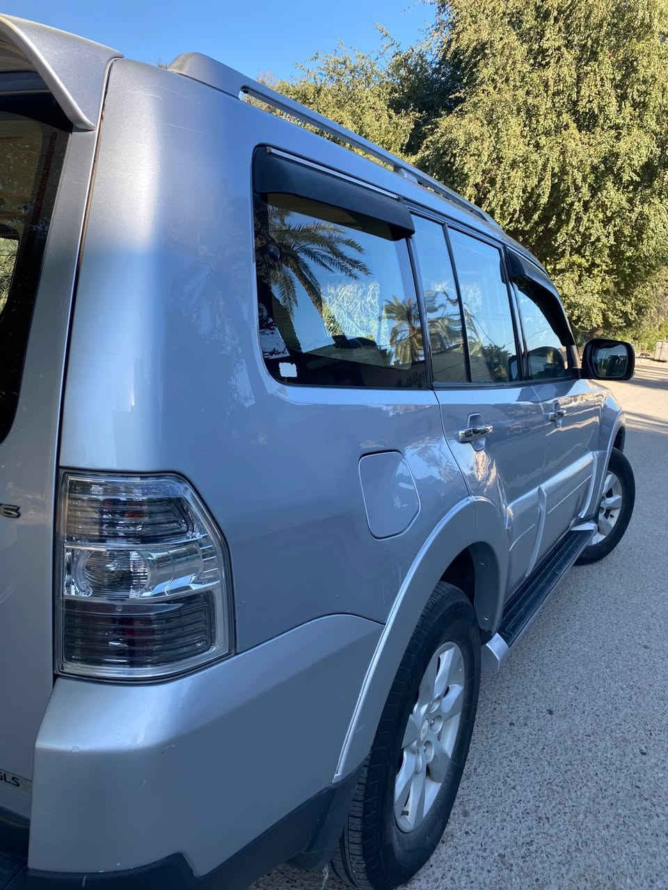 سلام عليكم
باجيرو 2010كفالة عامة حبتور-GLS
مكفوله كفاله عامه من اي داخل وصبغ
بيه بارد بسيط

سياره عله وضع الشركه 
كم جرس 120
(الموصفات)

سلاید 3 طكات (فتحة)/ 
12 ايرباك / 
دمام 12 سماعة(روكفورد) / 
حساسات خلفية / 
ABS/
مانع انزلاق/
 كروس سرعة / 
فور ويل 4 وضعيات / 
نضام النزول من المنحدرات/
 نضام lock للاكسل الخلفي اثناء التغريز/
كشنات جلد تحكم كهرباء / 
تبريد 3 قطع / 
زنون بلادي ليزري عدسة/
 زراك لايت / 
اوتو لايت / 
مراية تعتيم ذاتي (اوتو دم)/ 
كامره دواره / 
اشاير بالمري / 
مري شفط / 
نضام ترحيب / 
ثلاجة بالجكمجة / 
3 جهات تحكم ستيرن / 
حاكية بلوتوث / 
منفذ USB /
اوكس/

مكينه 3500 كفالة .
ماشيه 134 km
السعر ب153$ وبيه مجال
للاستفسار

‭٠٧٧٠ ١١٠ ٩٣٨٧‬
