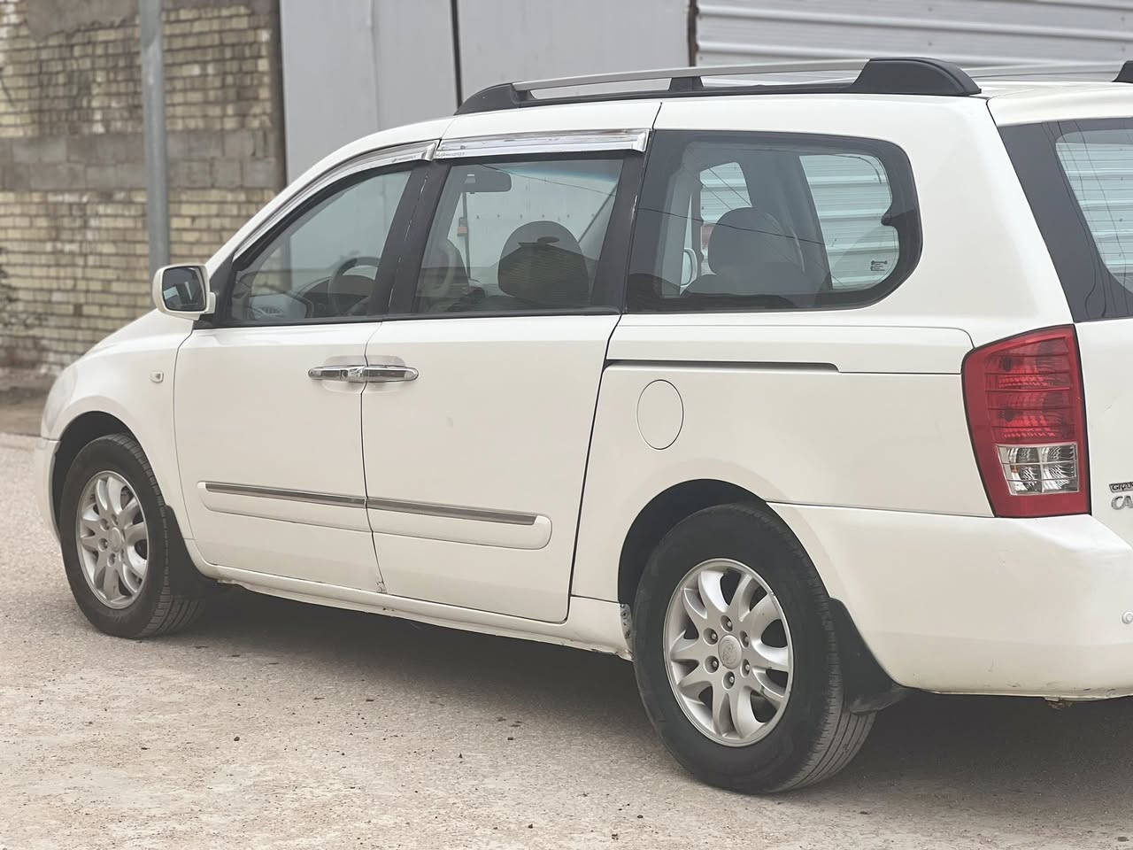 السلام عليكم ادوات ادوات كصة جنطه كيا كرنفال سياره جديده بعنه الكلمه مكينه كير حداديه كشنات متحركه كشنات تتفئه تبريد 4 قطع ثلج كهربائيات حساسات خلفيه كله شغاله تخم تاير مكينه كاز بيه حصه كل المحافضات السعر 60 وبيه مجال قليل حك الجيه العنوان بغداد

‭0787 569 5633‬
