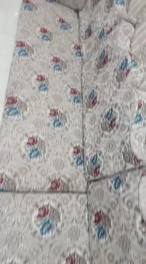 ديوان ٠ستعماله قليل ٢٥٠ بي مجال ***********
