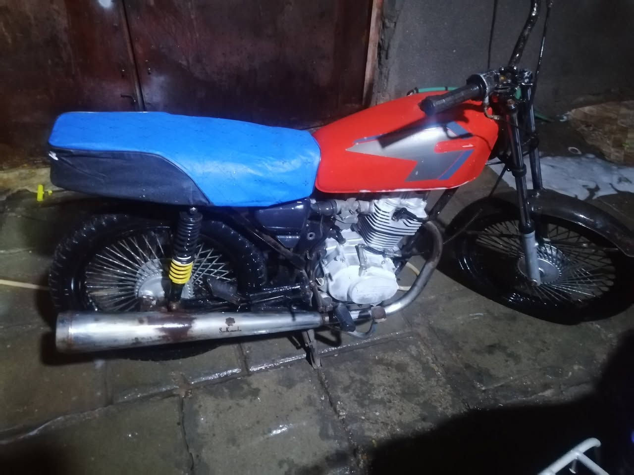 البيع. يراني. نضيفه سعره250 مكاني. الحيانيه. ***********
