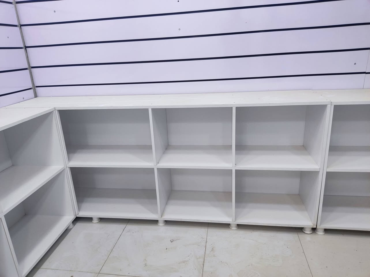 سلام علیکم 
مێزێکی زۆر پاک زۆرزۆر کەم بەکارهاتوە
درێژی گشتی840cmچوار پارچەیە
دوقاتە 40پانە 90 بەرزە
***********
***********
