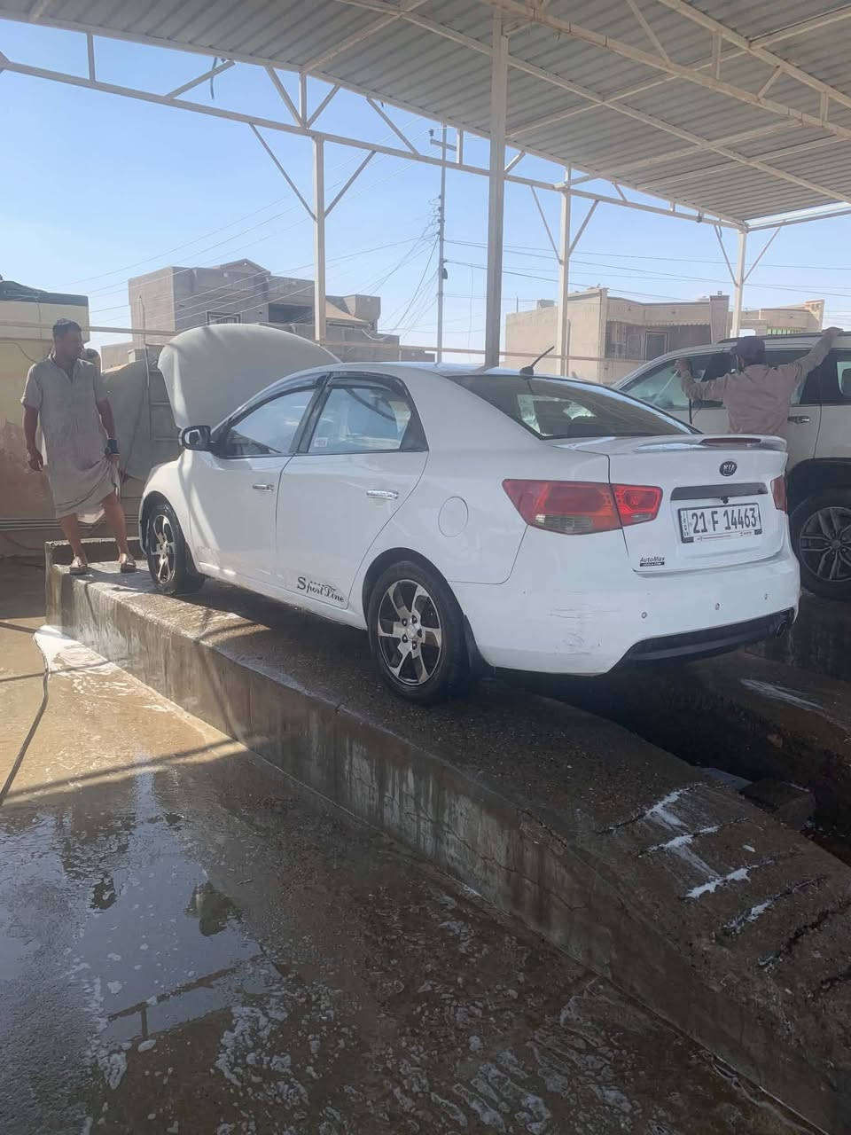 سلام عليكم كيه سيراتو موديل 13 خليجي بسمي سياره صبغ حزام بيه ضربه من عند الباب سايق سياره يعوزه ترتيبات بصيطه سعر 75 بيه مجال بيع فقط نقد رجان المو شراي اله يدور سوالف يجي يشوف بعنيه ***********
