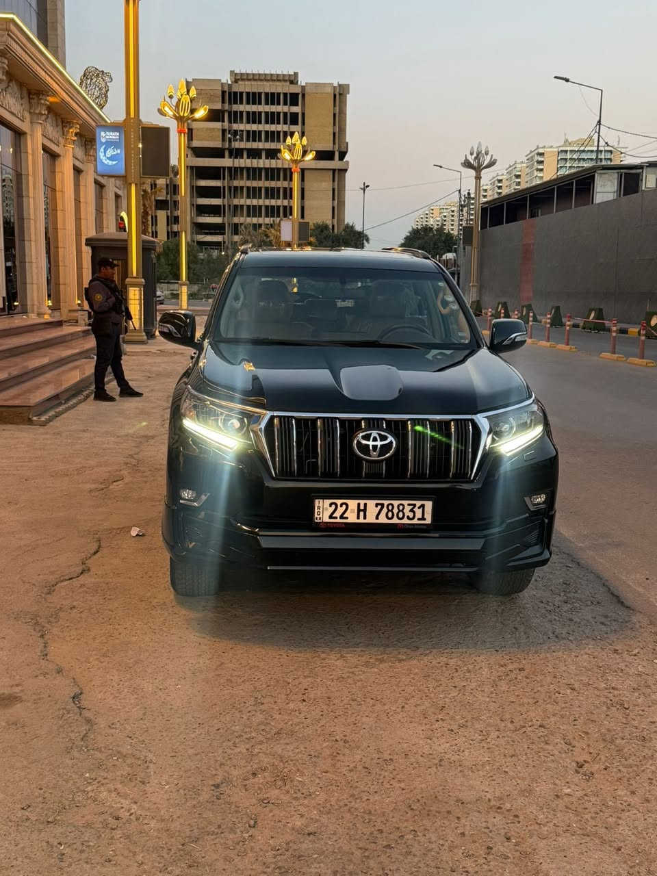 سلام عليكم برادو موديل 2023 رقم اربيل الجديد 
شركة ساز ضمان اصل
6 سلندر
تشغيل بصمه وعن بعد
فتحه سقف سلايت روف
كشنات جلد 
كراسي كهرباء
سبير خلفي
عدد الكيلو متر 35 الف وقابل لزياده
كفاله عامه من التبديل ولبارد وصبغ سونار مرفق مع الصور 
سنويه حصرا بسمي 
هزه وفحص كله جديد
تواجد السياره بغداد المنصور حي دراغ 
للستفسار
0771 000 0660
