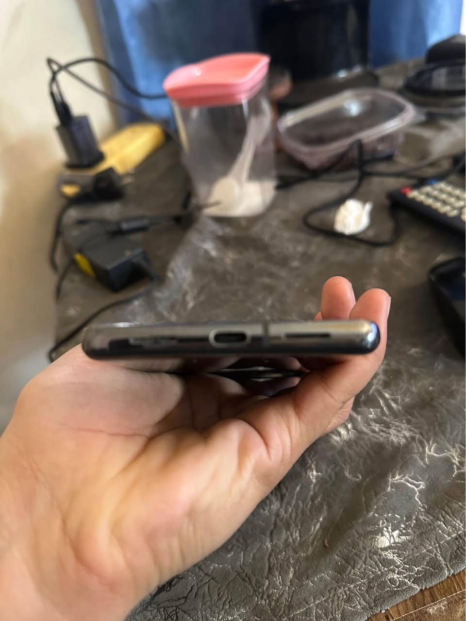 Google Pixel 7 Pro /كوكل بكسل 7 برو- 256GB - نسخة الشرق الأوسط - دوت في طرف الشاشة
مكفول من كلشي 
- للبيع او المرواس
بغداد ***********
280سعر بغداد, العراق
