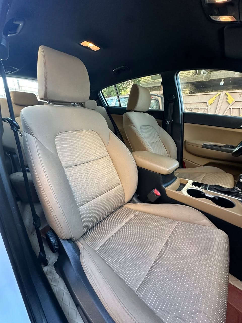 السلام عليكم للبيع كيا سبورتج 220 رقم اربيل الجديد كفالة من كلشي عنواني بغداد الكرخ 
السعر 193 وبيه مجال 
رقم الهاتف ***********
